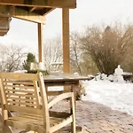 Blockbohlen Holzhaus Mit Sauna, Outdoor Jacuzzi Und Badeteich Gersfeld