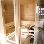 Blockbohlen Holzhaus Mit Sauna, Outdoor Jacuzzi Und Badeteich Lejlighed