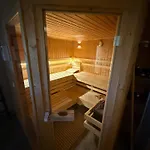 Blockbohlen Holzhaus Mit Sauna, Outdoor Jacuzzi Und Badeteich Lejlighed *