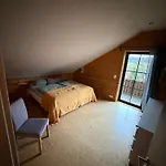 Blockbohlen Holzhaus Mit Sauna, Outdoor Jacuzzi Und Badeteich Gersfeld
