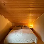 Lejlighed Blockbohlen Holzhaus Mit Sauna, Outdoor Jacuzzi Und Badeteich *