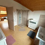 Blockbohlen Holzhaus Mit Sauna, Outdoor Jacuzzi Und Badeteich * Gersfeld