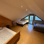 Lejlighed Blockbohlen Holzhaus Mit Sauna, Outdoor Jacuzzi Und Badeteich Gersfeld