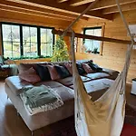 Blockbohlen Holzhaus Mit Sauna, Outdoor Jacuzzi Und Badeteich Lejlighed