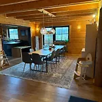 Lejlighed Blockbohlen Holzhaus Mit Sauna, Outdoor Jacuzzi Und Badeteich *