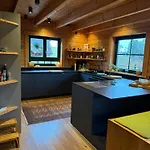 Lejlighed Blockbohlen Holzhaus Mit Sauna, Outdoor Jacuzzi Und Badeteich Gersfeld