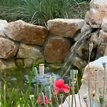 Lejlighed Blockbohlen Holzhaus Mit Sauna, Outdoor Jacuzzi Und Badeteich Gersfeld