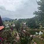Blockbohlen Holzhaus Mit Sauna, Outdoor Jacuzzi Und Badeteich * Gersfeld
