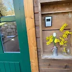 Lejlighed Blockbohlen Holzhaus Mit Sauna, Outdoor Jacuzzi Und Badeteich Gersfeld