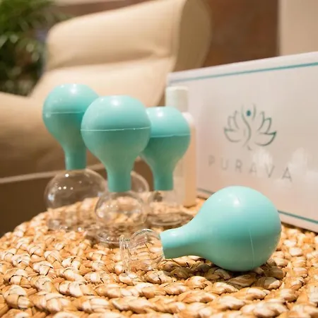 Blockbohlen Holzhaus Mit Sauna, Outdoor Jacuzzi Und Badeteich