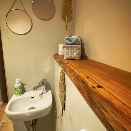 Appartement Blockbohlen Holzhaus Mit Sauna, Outdoor Jacuzzi Und Badeteich *