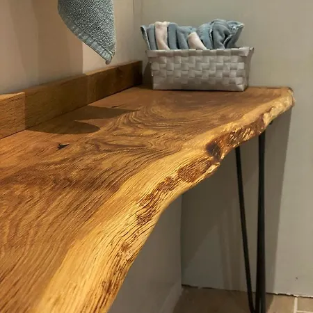 Blockbohlen Holzhaus Mit Sauna, Outdoor Jacuzzi Und Badeteich *