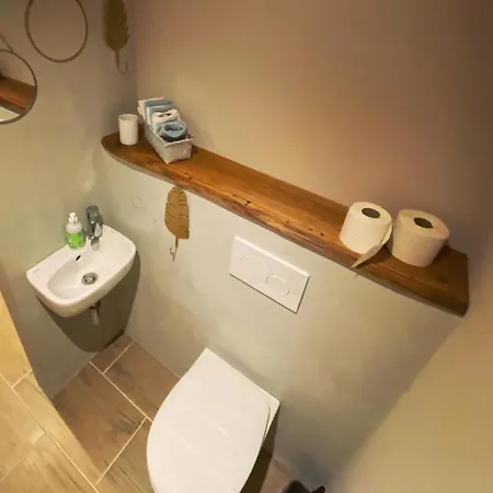 Blockbohlen Holzhaus Mit Sauna, Outdoor Jacuzzi Und Badeteich * Gersfeld