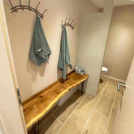 Blockbohlen Holzhaus Mit Sauna, Outdoor Jacuzzi Und Badeteich Апартаменты *