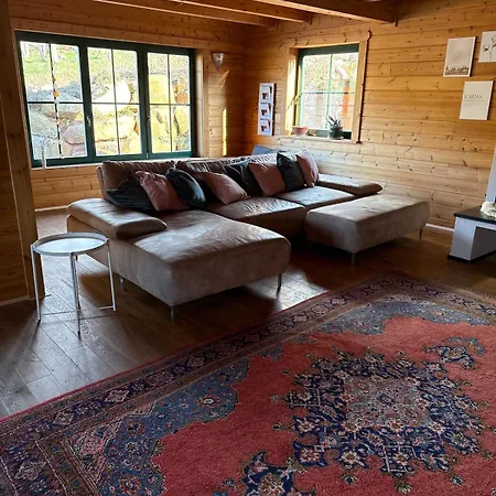 Blockbohlen Holzhaus Mit Sauna, Outdoor Jacuzzi Und Badeteich * Gersfeld