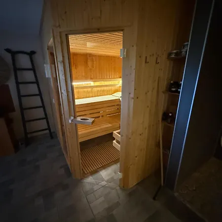 Apartamento Blockbohlen Holzhaus Mit Sauna, Outdoor Jacuzzi Und Badeteich
