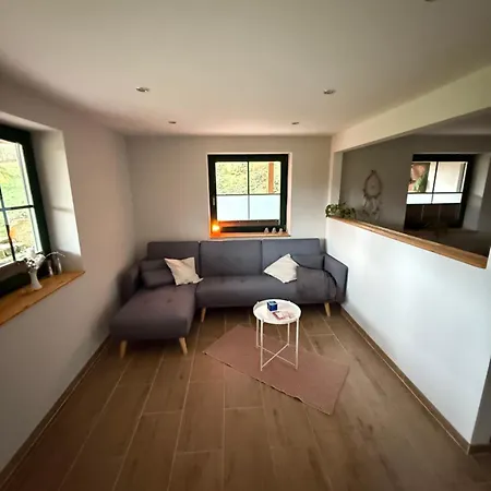 Blockbohlen Holzhaus Mit Sauna, Outdoor Jacuzzi Und Badeteich Апартаменты Герсфельд