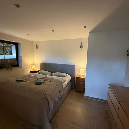 Blockbohlen Holzhaus Mit Sauna, Outdoor Jacuzzi Und Badeteich * Gersfeld