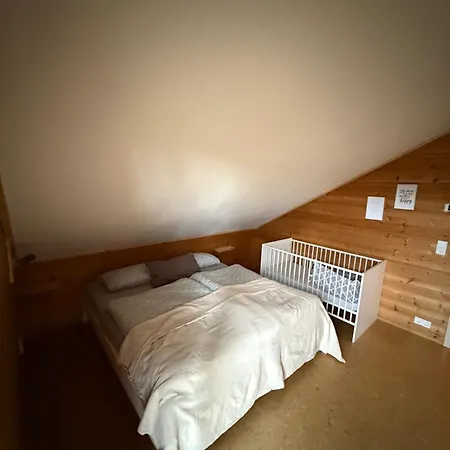 Апартаменты Blockbohlen Holzhaus Mit Sauna, Outdoor Jacuzzi Und Badeteich *