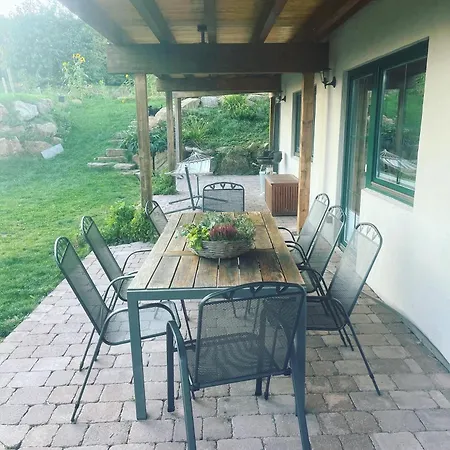 Blockbohlen Holzhaus Mit Sauna, Outdoor Jacuzzi Und Badeteich Apartamento *