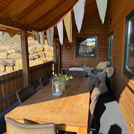 Blockbohlen Holzhaus Mit Sauna, Outdoor Jacuzzi Und Badeteich Apartamento *