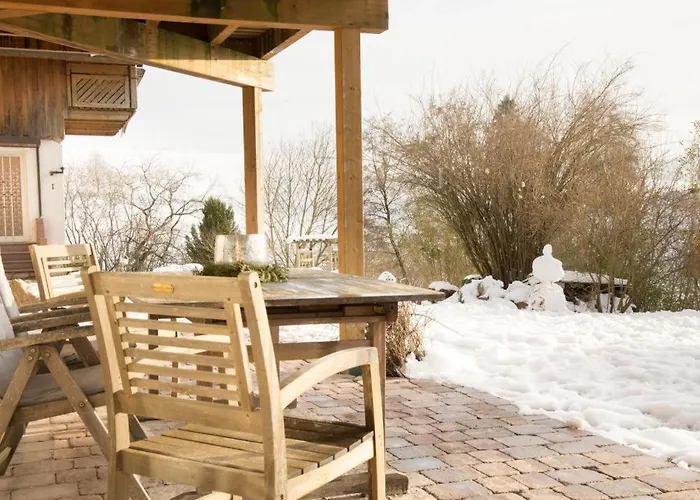 Blockbohlen Holzhaus Mit Sauna, Outdoor Jacuzzi Und Badeteich Герсфельд