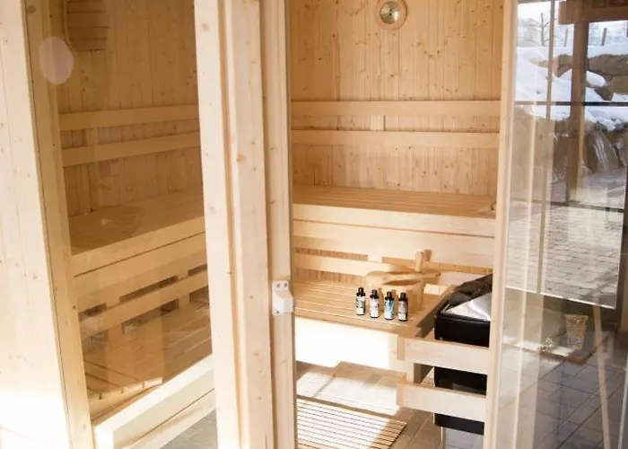 Blockbohlen Holzhaus Mit Sauna, Outdoor Jacuzzi Und Badeteich Апартаменты