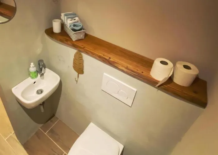 Blockbohlen Holzhaus Mit Sauna, Outdoor Jacuzzi Und Badeteich * Герсфельд