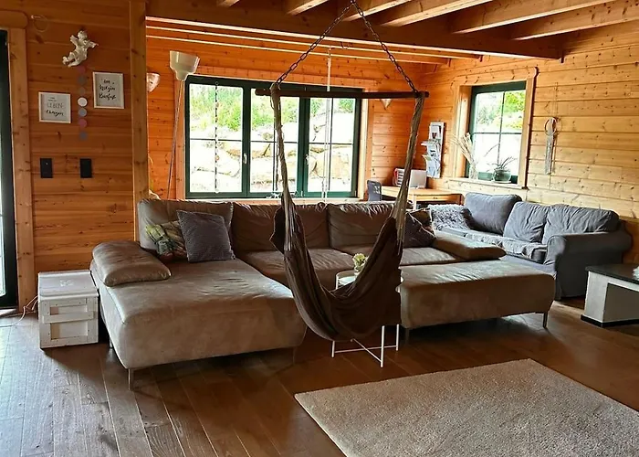 Blockbohlen Holzhaus Mit Sauna, Outdoor Jacuzzi Und Badeteich Апартаменты Герсфельд