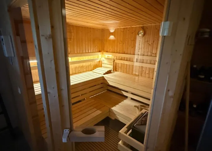 Blockbohlen Holzhaus Mit Sauna, Outdoor Jacuzzi Und Badeteich Апартаменты *