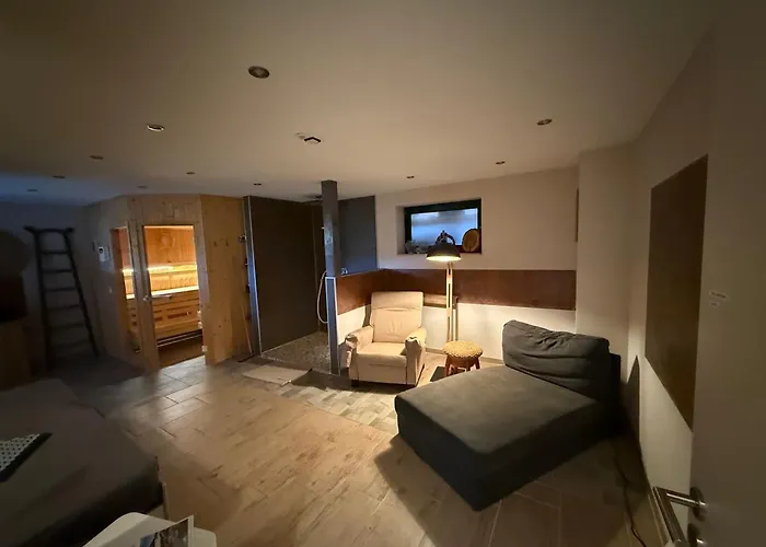 Blockbohlen Holzhaus Mit Sauna, Outdoor Jacuzzi Und Badeteich Апартаменты *