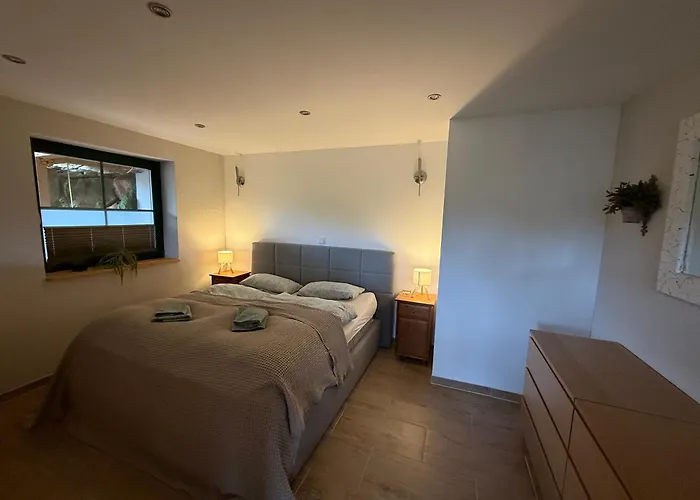 Blockbohlen Holzhaus Mit Sauna, Outdoor Jacuzzi Und Badeteich * Герсфельд