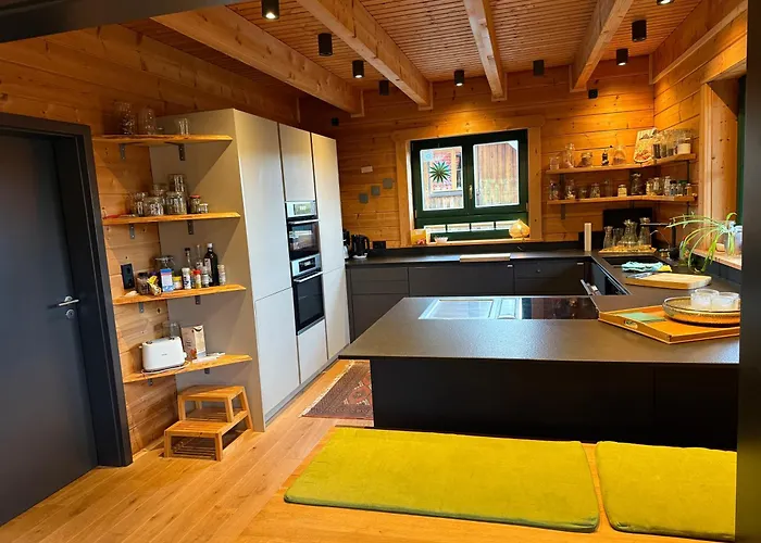 Blockbohlen Holzhaus Mit Sauna, Outdoor Jacuzzi Und Badeteich Апартаменты Герсфельд