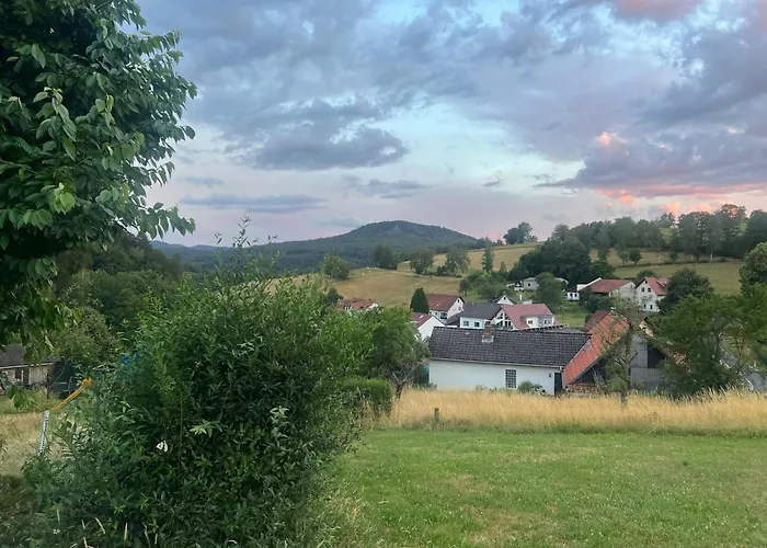 Blockbohlen Holzhaus Mit Sauna, Outdoor Jacuzzi Und Badeteich Герсфельд