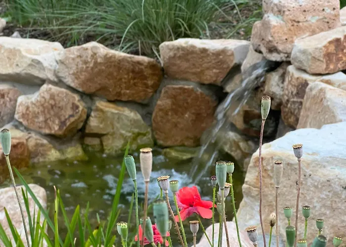 Апартаменты Blockbohlen Holzhaus Mit Sauna, Outdoor Jacuzzi Und Badeteich Герсфельд